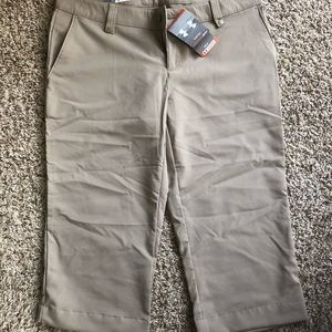 Women’s Under Armour golf Capris Size 12 NWT